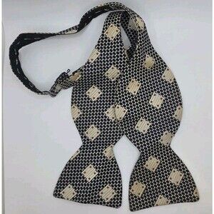 Vintage Greentrees Silk Bow Tie Claire Goldenberg Patent 2125715 2208026